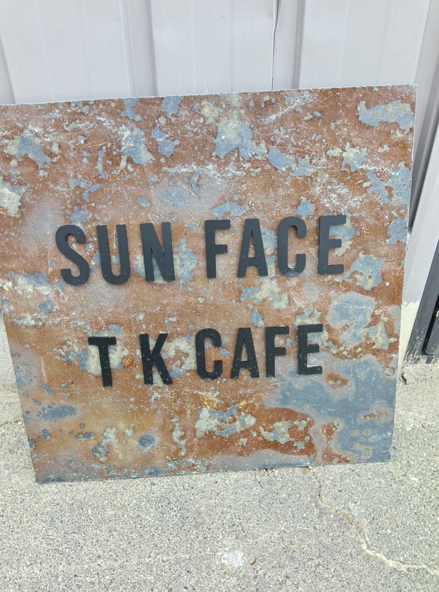 dcVfvj8RQDH8pXC's tweet photo. #SUNFACE #TKCAFE
2025-05-25雨晴に出来た新しいCAFE
仲良し同級生の娘っち夫婦がOPEN
早速行ってみました〜♫
まだドリンクとデザートだけのCAFEだけど
ドリンクやデザートは手作りで美味しくて値段もお手頃で満足😁👍
開店2日目でかいことの取材も来てびっくり🤣
皆さん近くに来られたら寄ってね https://t.co/qapDBwNNzK