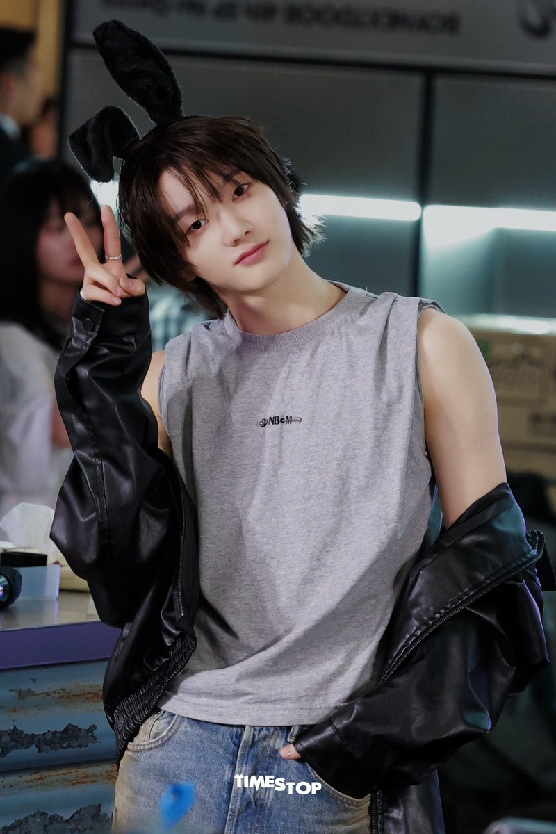 timestop0904's tweet photo. 250525 영등포 공개팬싸 ✌️🐰

#BOYNEXTDOOR #보이넥스트도어 #성호 #SUNGHO #박성호 #朴成淏 #ソンホ https://t.co/z8UT2AwWEf