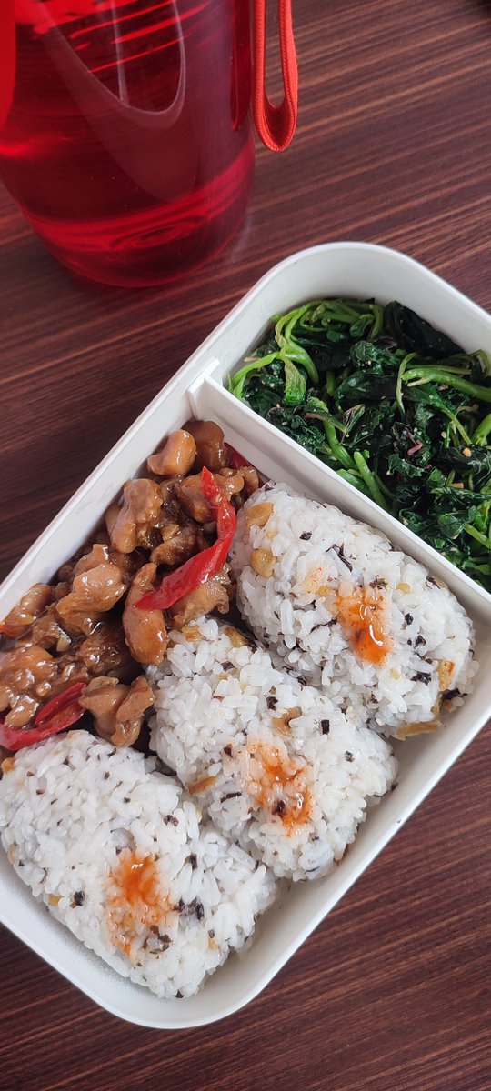 Sam_okoY's tweet image. Bekal anaknya Noni yang usia 11 Bulan lewat 37 Tahun 😍🥳🥳