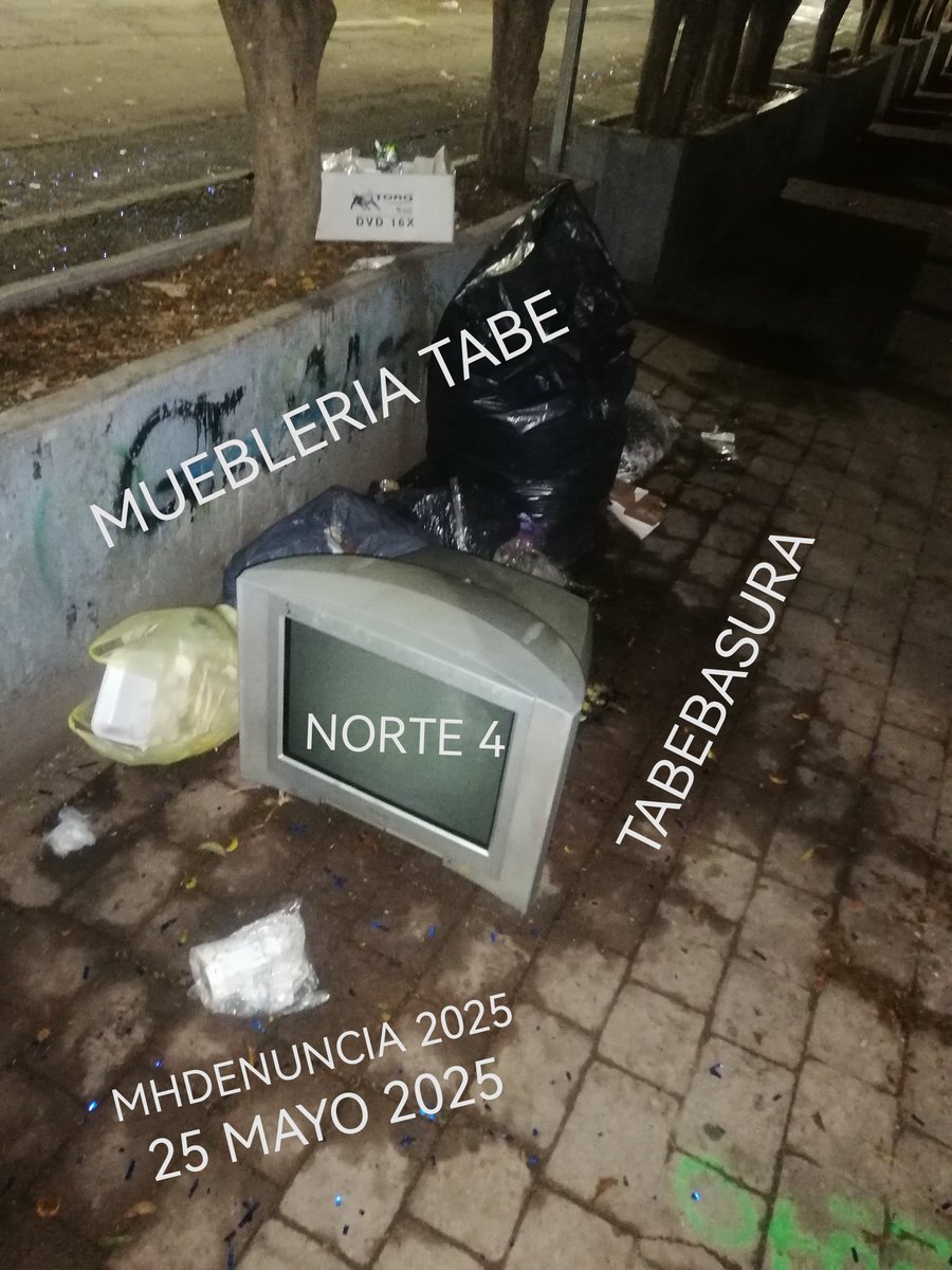 MHdenuncia's tweet photo. #MUEBLERIATABE te ofrece TV vintage y colchonzote KingSize,sólo pasa por tu vale (madres) a la oficina de @mauriciotabe y recogelos en #Norte4 #coloniaPopo entre el #móduloPopo de @SSC_CDMX y la carpa de @BlindarMH y de paso llévate unas bolsas de basura cortesía de #TABEBASURA https://t.co/yCMqOS7gkV