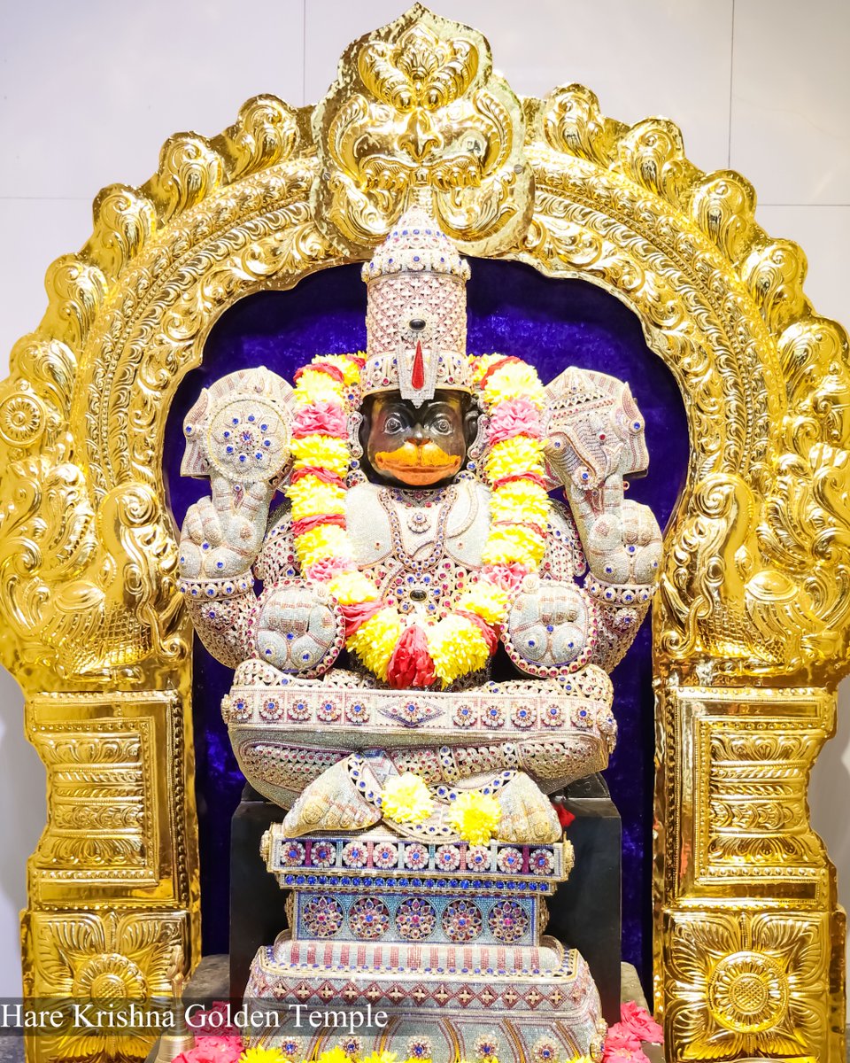 HKGoldenTemple's tweet photo. Decorate the Deity as nicely as possible with nice flowers and dress. You will forget all other false beauty. Correspondence, 22/10/68

#harekrishna
#harekrishnagoldentemple
#SriLakshmiNarasimha https://t.co/OBQd2SiObP