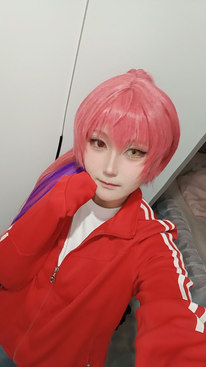 thgflk17's tweet photo. 大概就是试妆还有假发 https://t.co/hzew0co7g3