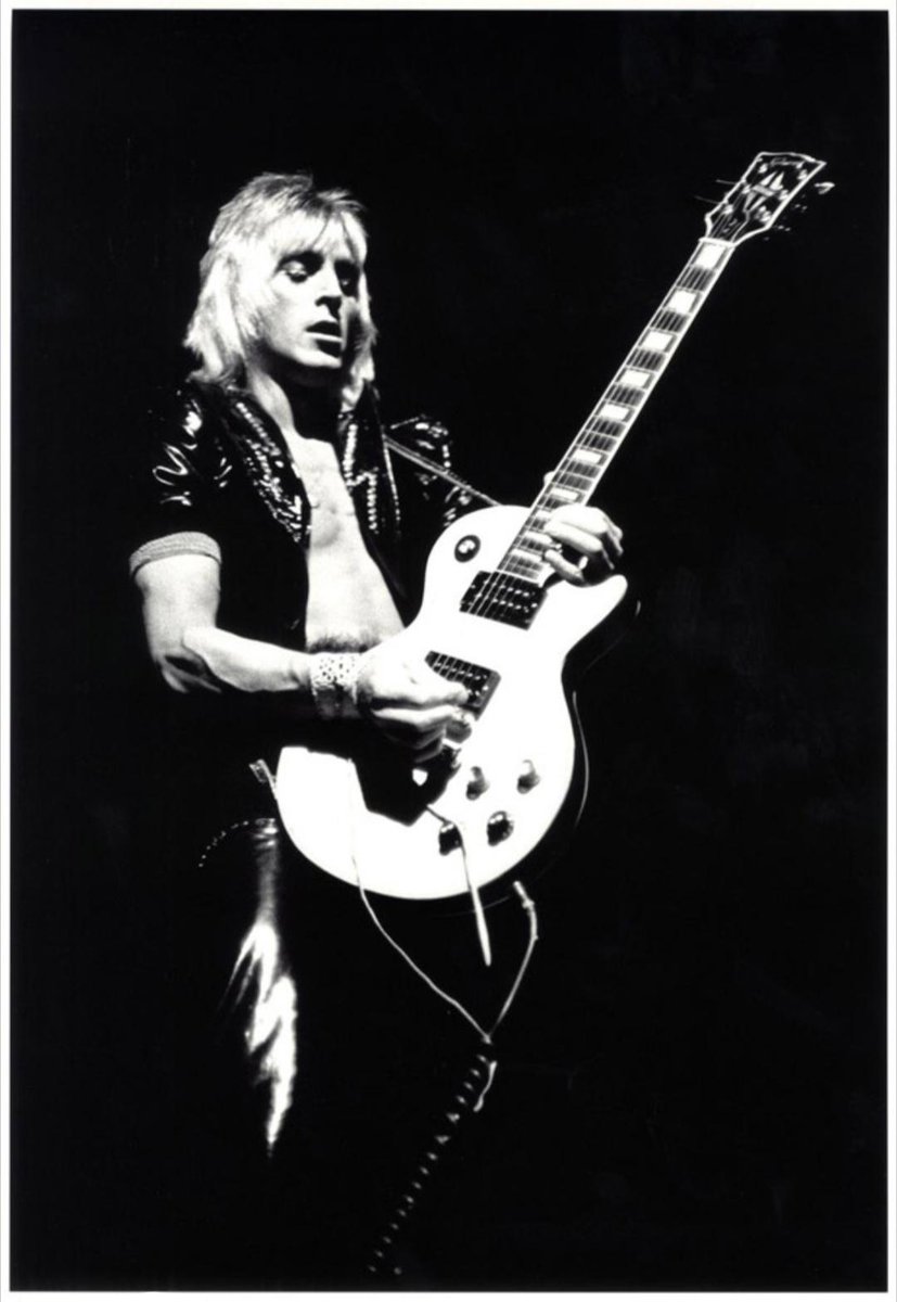 #MusicFan
#MickRonson

Remembering Mick Ronson today.

#Bowie
#IrishMusicCommunity