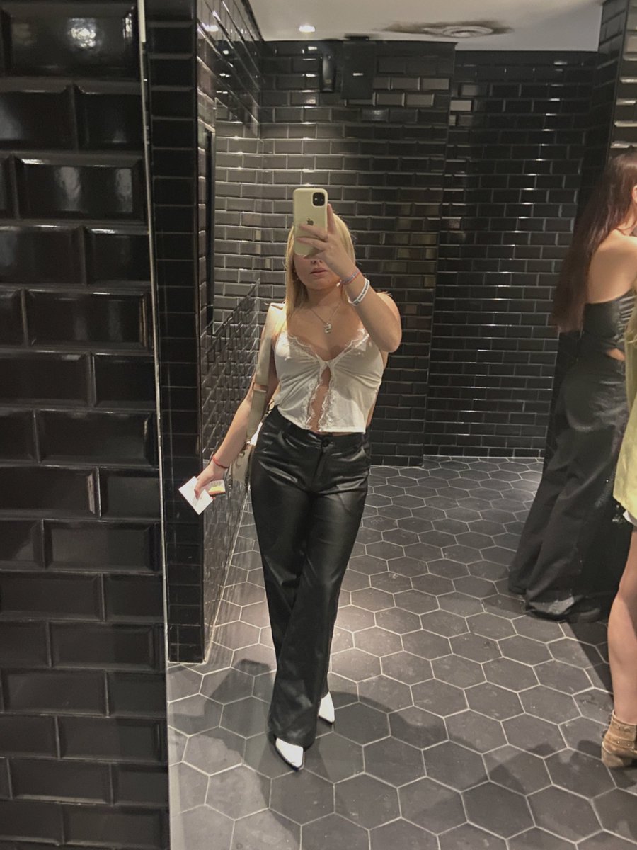 𝒢𝓇𝒶𝒸𝑒𝑥 tweet media