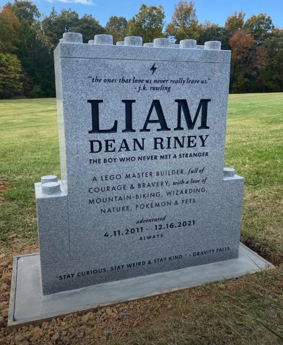 Tombstones with Atypical Fonts (@unusualgraves) on Twitter photo 
