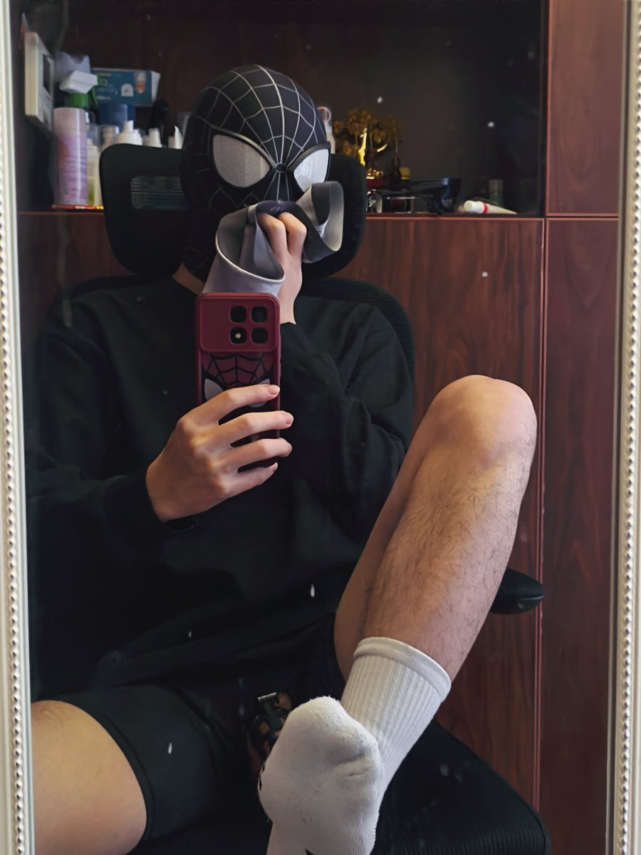 蜘蛛侠的锁吊无法勃起 只能在镜前闻着yw摇锁释放欲望 #反差 #锁