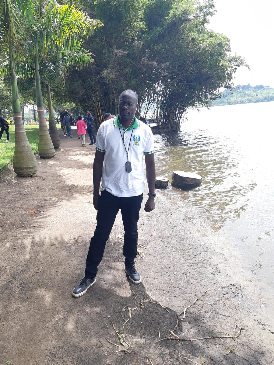 DBaikirize's tweet photo. Love to adventure! Africa with most endowments but remains the most poorest continent in the world! What went wrong! What went what ? Our leaders you have alot to do. Y need to think un-think and rethink! Yestdy during Pan African Movt day and AU conference @pamafrica @pamrwanda https://t.co/nxXRnsCHMV
