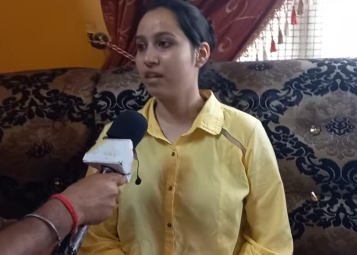 Valour in their blood!

Patriotism runs in their veins!

Another brave girl from #Jammu makes it to the top…Mrigu Sambyal launches herself with flying colours to serve the Indian Defence Forces.

Congratulations Mrigu for securing second rank in the Combined Defence Services