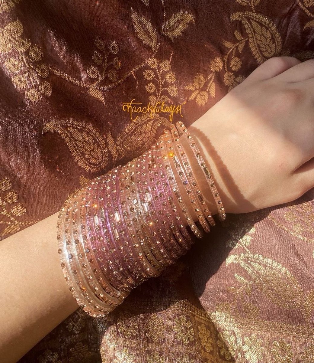 gulaabjanam's tweet photo. Girlsss pls help me find these chooriyan for Eid😔😔😭 https://t.co/7DGviax779