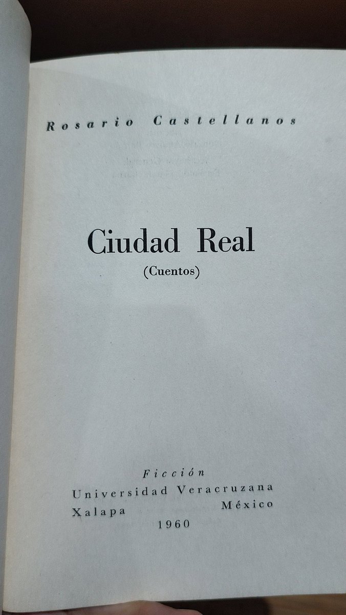 El libro de cuentos ganador del premio Xavier Villaurrutia. Primera edición. 1200 pesos + 60 pesos de envío a todo México por correo registrado.