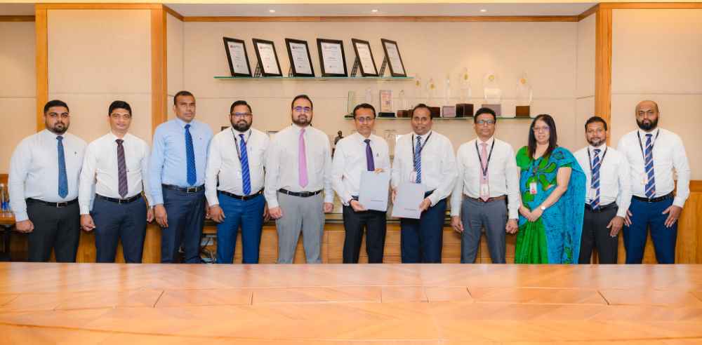 lbnbusinessnews's tweet image. Sampath Bank and United Motors Sign MOU to Offer Exclusive Leasing Benefits
tinyurl.com/2yjwpx7r
#SampathBank #MOU #UnitedMotors