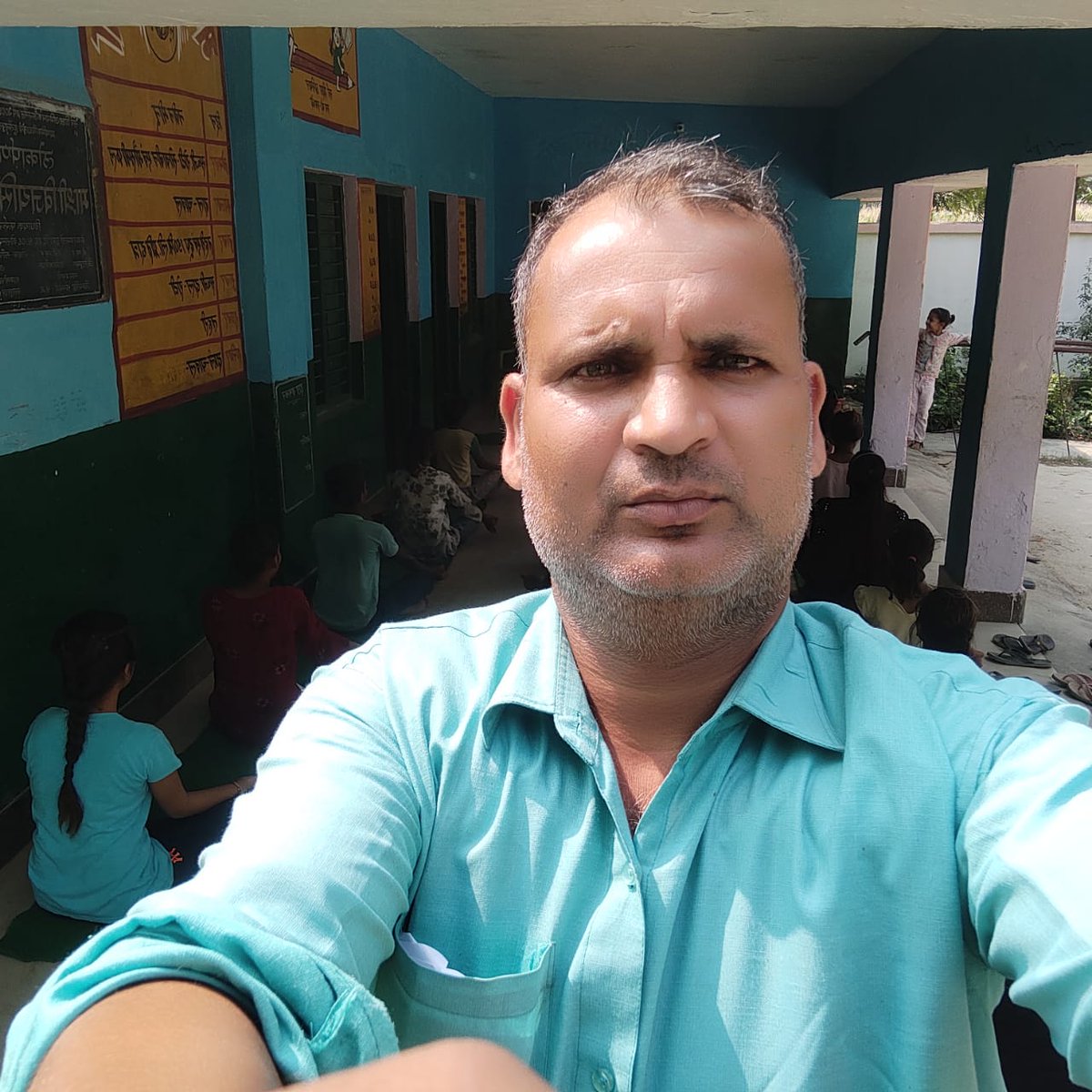 समय की माँग है कि योगी सरकार राजधर्म का पालन करते हुए अपने प्रशिक्षित #शिक्षामित्रों की आर्थिक तंगी दूर करे जिससे #शिक्षामित्र स्वस्थ मन से कार्य कर सकें। <a href="/UPGovt/">Government of UP</a> 
<a href="/myogiadityanath/">Yogi Adityanath</a> <a href="/AmitShah/">Amit Shah</a> <a href="/PMOIndia/">PMO India</a> <a href="/Aamitabh2/">Amitabh Agnihotri</a> 
<a href="/Satishmahanaup/">Satish Mahana</a>
<a href="/DrMohanBhagwat/">Mohan Bhagwat</a> 
#आर्थिक_तंगी_में_मरते_शिक्षामित्र