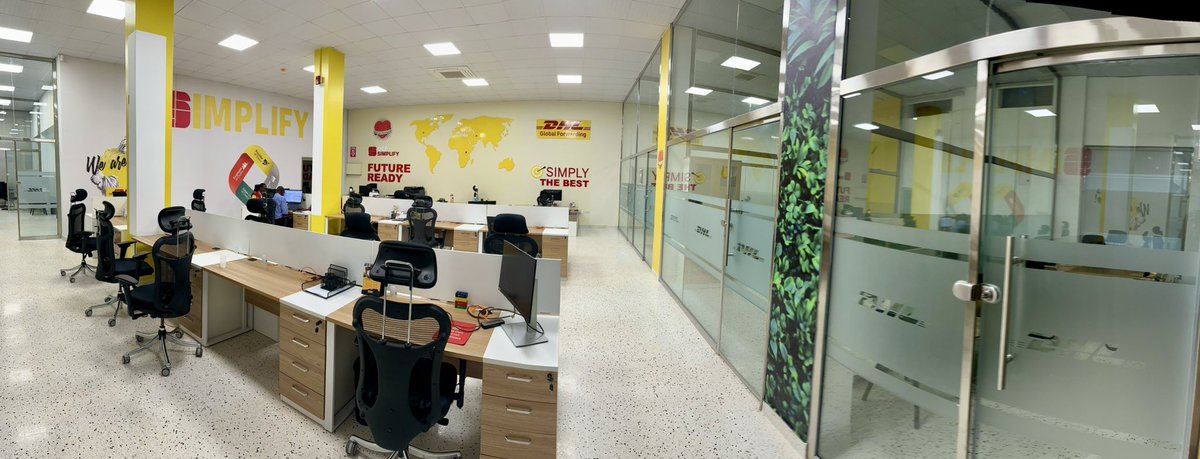 Supreme_marka's tweet image. Making others look good? It’s not just our job-it’s our mission. One we take very personally.
While some people are sending emails on a Monday, we’re sending brands out into the world looking like a million bucks.
@DhlUganda 🤝
#supreme_márka