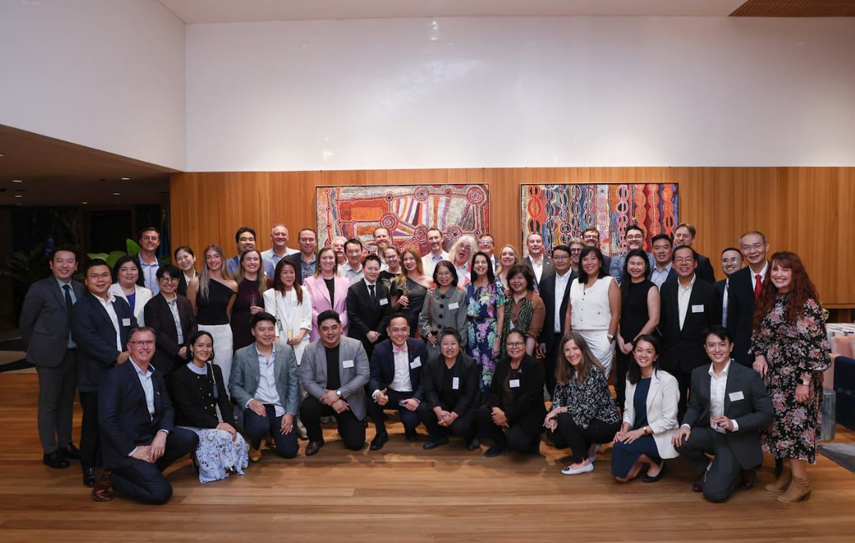 Angela Macdonald tweet media