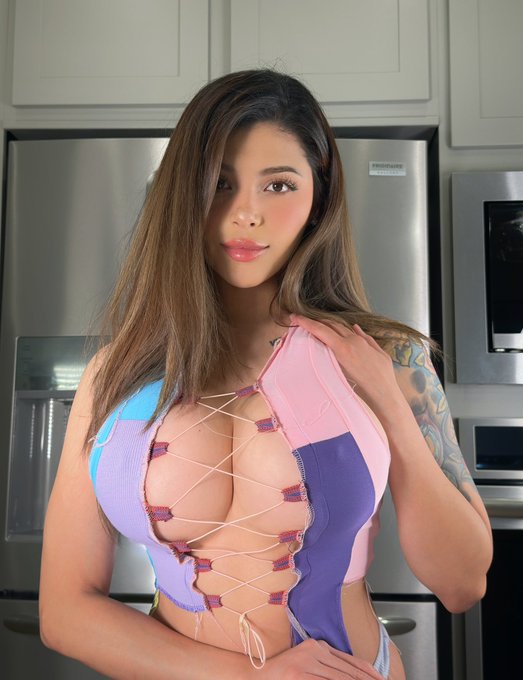 Disponibile per incontri sessuali,vieni ti farò vibrare 🍑🫦🍆,scrivimi in dm se sei interessato ❤️🍒