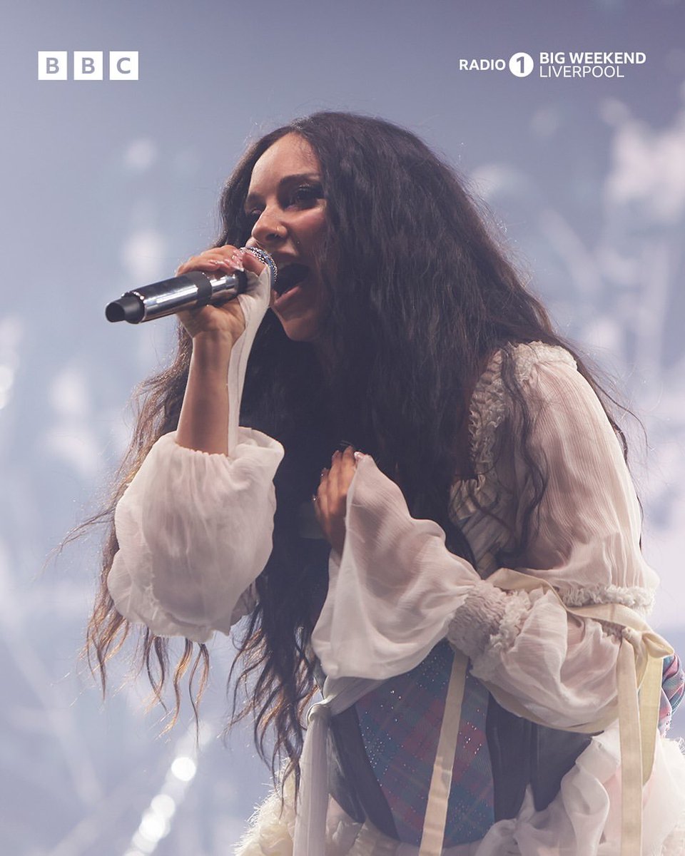 jadeteamitaly's tweet photo. IT WAS A MOMENT! ❤️🔥
#JADEsBigWeekend https://t.co/pkWlEVj34U