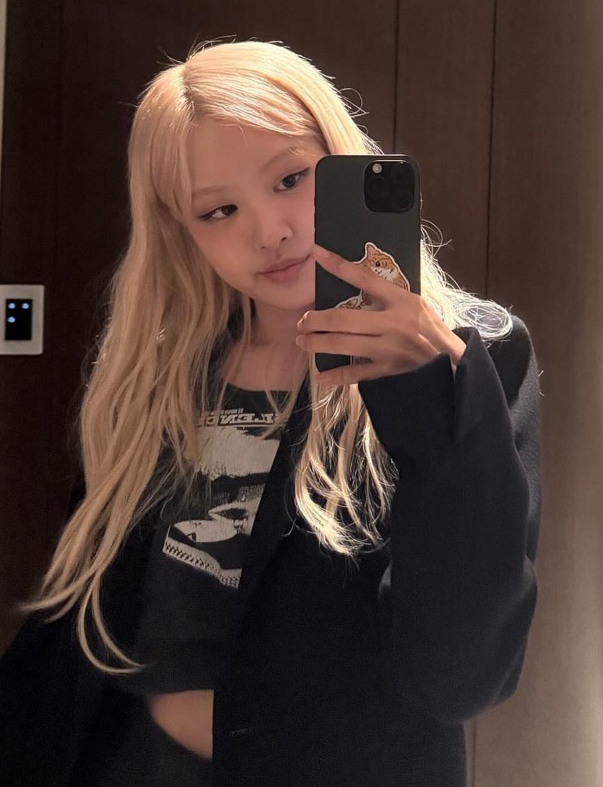 lover girl tweet media