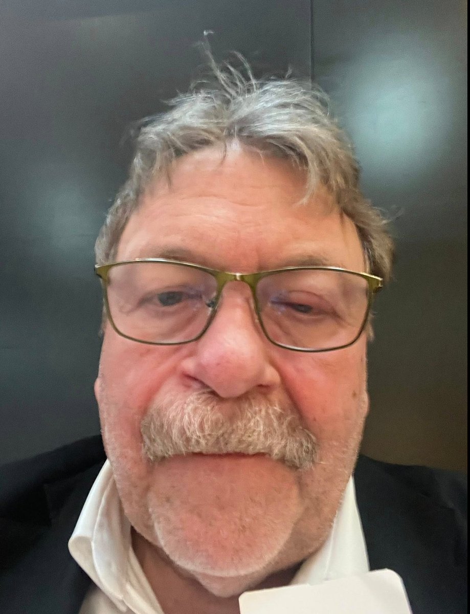 Om någon hade frågat mig hur en miljardär ser ut för 15 år sedan hade jag inte direkt dragit fram denna. #Torsten $newa #newwave