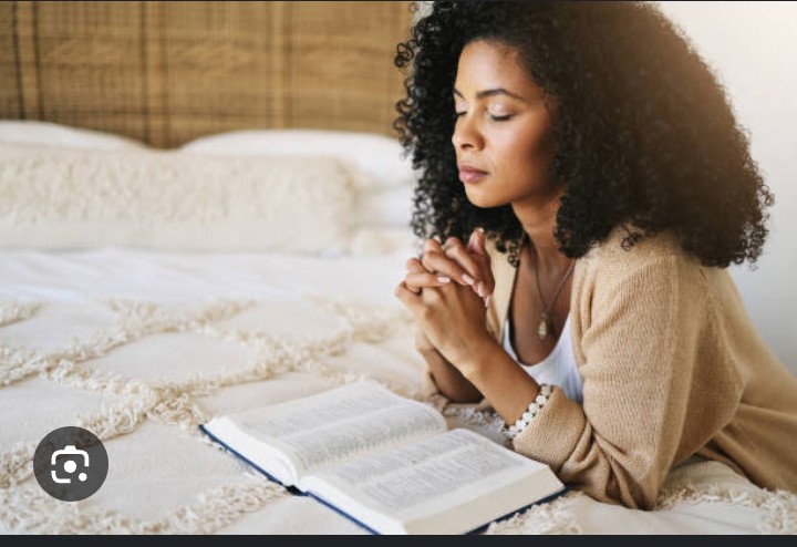 Heavenly Father,
Thank You for the gift of this new day. As I rise to face the week ahead, fill my heart with courage, my mind with clarity, and my soul with peace. 

Let every step I take reflect Your love and purpose.

Blessed Mother Mary,Walk beside me today. 

Amen