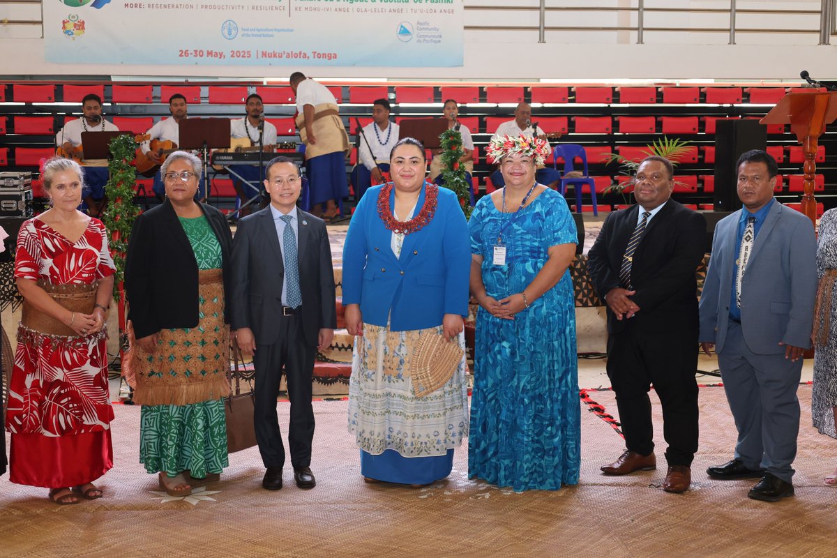 spc_cps's tweet photo. 🌿 #PWAF2025 Launched in Tonga! 🇹🇴
HRH Princess Sinaitakala Tukuʻaho officially opened the 4th Pacific Week of Agriculture &amp; Forestry today, touring vibrant displays with #SPC’s Karen Mapusua.
Transforming Agriculture and Forestry https://t.co/sIvzcU2aJe