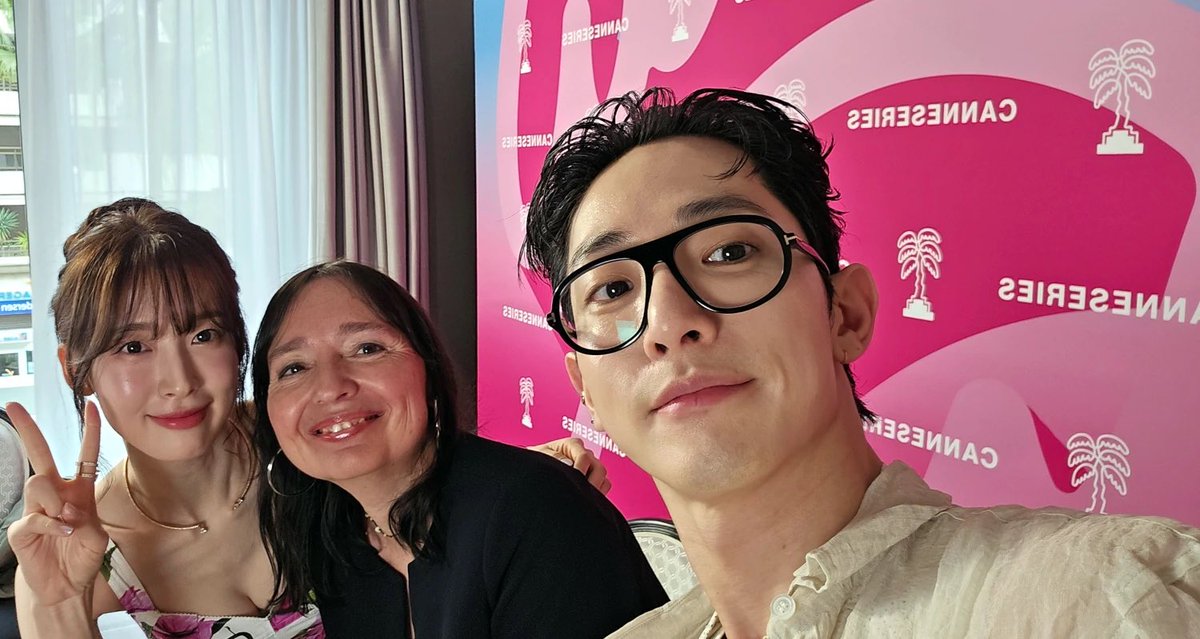 お写真もたくさんありましたので、ぜひ記事、翻訳機で読んでみてください🩷

#에스라인 #S라인 #SLINE #Sライン #이수혁 #イスヒョク #イ・スヒョク #leesoohyuk #李洙赫 #로찢남 <a href="/LXXSXXHKKK/">SOOHYUK LEE</a>