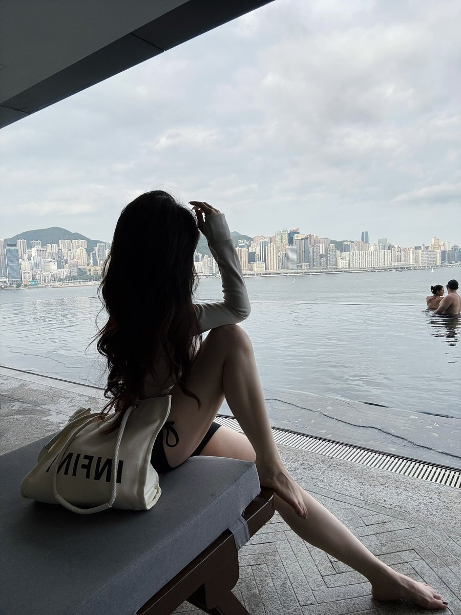 ziye_one's tweet image. 感谢郡主老师@0xsexybanana 

收到绝美infini五件套❤️审美一流

专门开条瑜伽服生产线吧
#infini