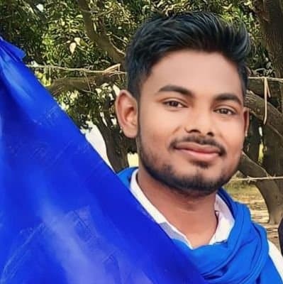 **भीम आर्मी भारत एकता मिशन के पदाधिकारी सुरेश कुमार कोरी की करंट लगाकर की गई हत्या सीधे-सीधे सत्ता संरक्षण में की गई हत्या है!**
प्रकृत्ति परिवार को ये असहनीय दुःख सहने की ताकत दे।
भीम आर्मी इस दुख की घड़ी में परिवार के साथ है और न्याय लेकर रहेगी।
<a href="/bahraichpolice/">BAHRAICH POLICE</a> <a href="/SpBahraich/">PRO SP Bahraich</a> अगर