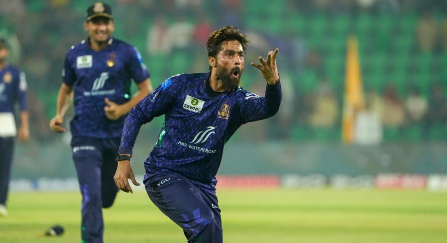 0056Usman's tweet image. Muhammad Amir used to make fun of Naseem shah, Haris Rauf and Shaheen Afridi but when he is given the ball under pressure, he went for 18 runs in PSL and 17 in a Super Over against USA.

Big mouth!
#PSLFinal 
#LahoreQalandars