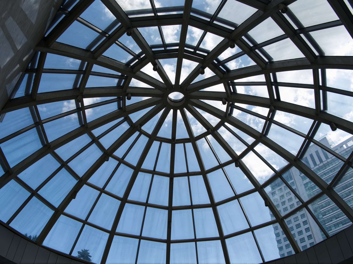 MorteJude's tweet photo. #AlphabetChallenge #WeekUForUp 

Just a look up at a gazebo's glass roof somewhere in #QuezonCity , #Philippines 🇵🇭

#Photography #fujifilmXM5 #fujifilm_xseries https://t.co/ap8fau62wa