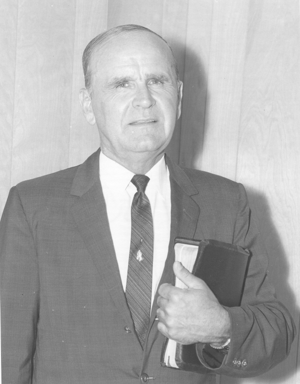 EchosCelestes's tweet image. 🎙️ #ÉchoduMatin
« Ne prêtez pas attention à ce que qui que ce soit vous dit. Fixez le regard sur le Calvaire, et continuez à marcher. »
54-0329 — La rédemption par la puissance #96
Rev. William Marrion #Branham
#EndTimeMessage