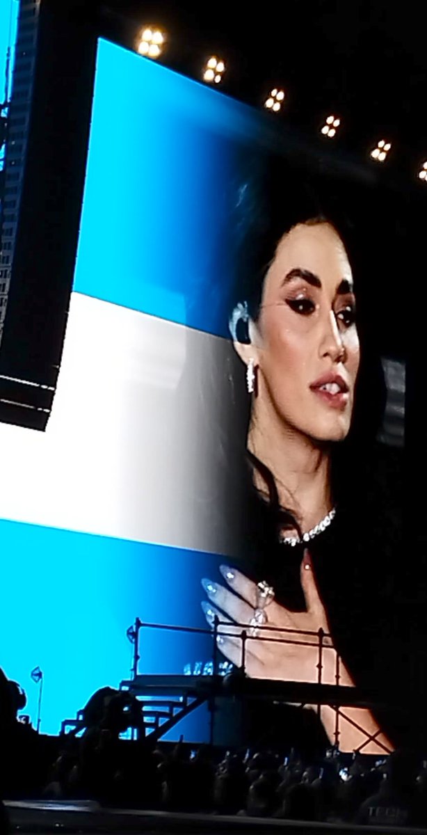 VIVA <a href="/lalioficial/">Lali</a> CARAJO 🇦🇷💖 #LaliEnVelez