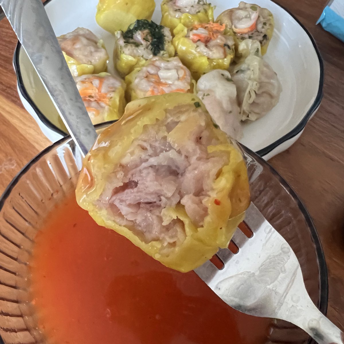 rayoffsunshinee's tweet photo. BEST BUY edisi beli dimsum ENAAAAK di shopee….mulai dari seribuan aja satu dimsumnya dan udah order berkali kali🥹🫶 https://t.co/fcGVtcdwiY