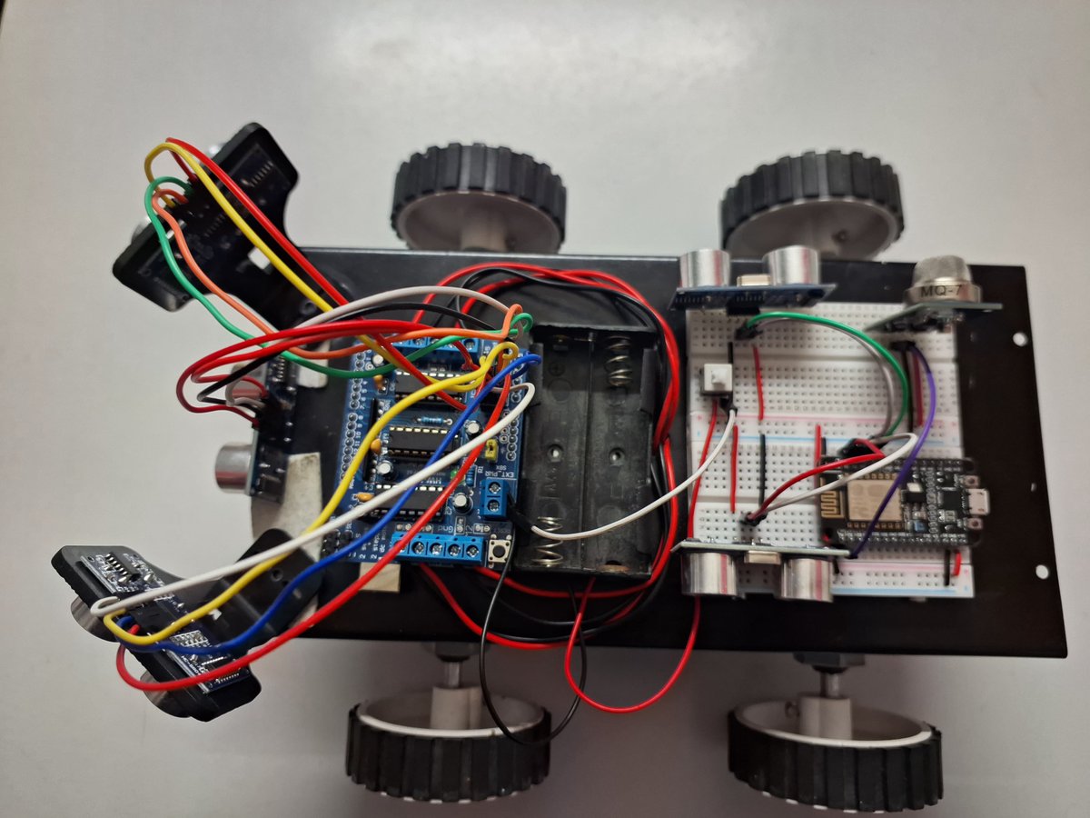 Mithil_leo19's tweet image. This is the base model we&apos;re building on — whether it&apos;s for smart farming, autonomous delivery, or mining assistance, this bot is the foundation for it all.
Simple now. Game-changing soon. 🔧🤖
#Robotics #Innovation #TechPrototype #IoT #SmartSolutions #FutureTech #DIYRobotics