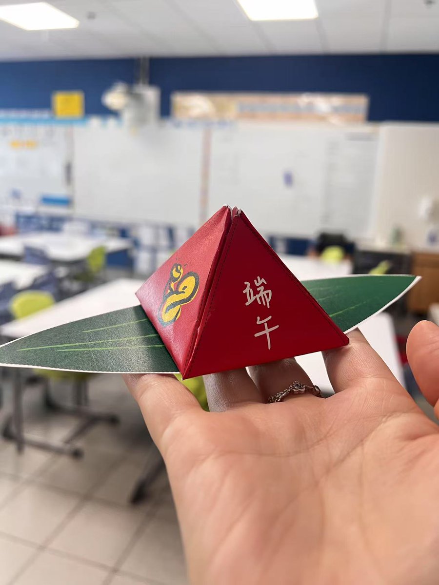 🎉 Celebrating the Dragon Boat Festival with G2! 🐉✨ We had a fantastic time making handcrafts together, embracing culture and creativity. A perfect blend of tradition and teamwork! 🌟 #DragonBoatFestival #CulturalActivity #Handcrafts #Enrichment #Chinese