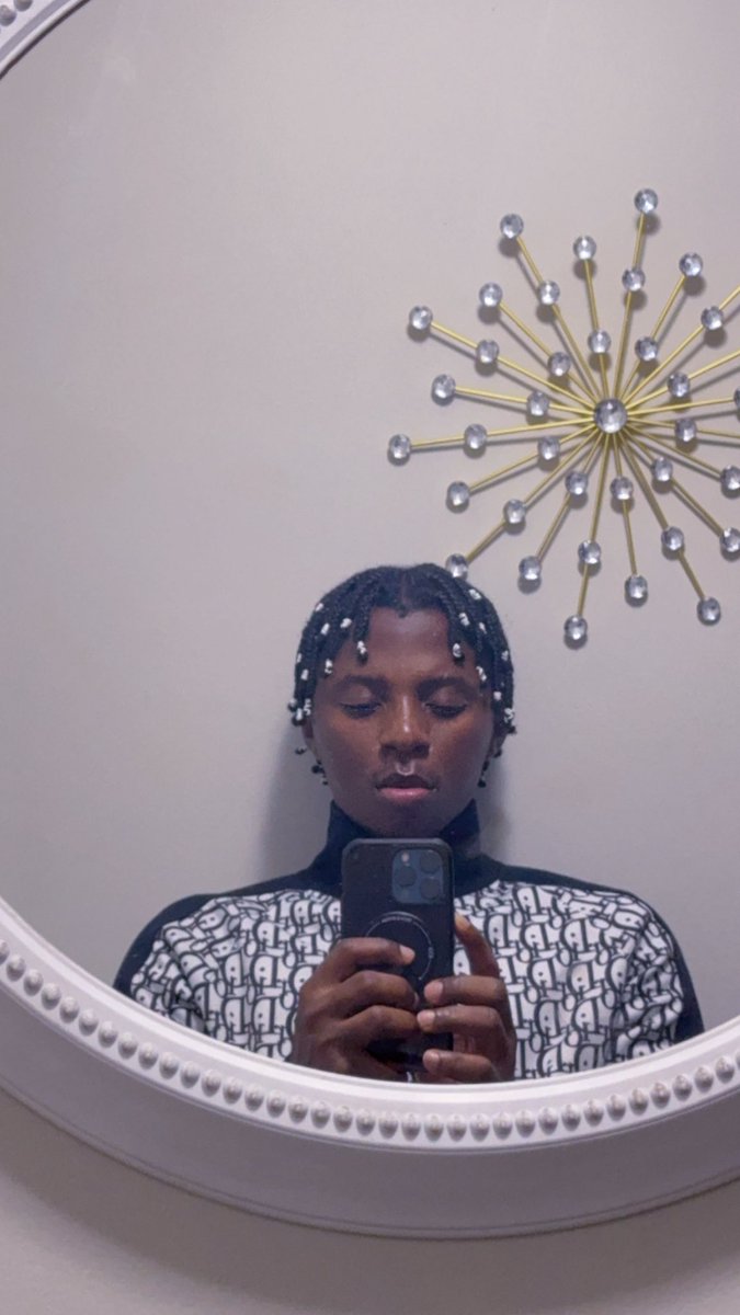 Oddy_AF's tweet photo. A quick doorway mirror selfie… 🙃! https://t.co/h8RN94cvkK