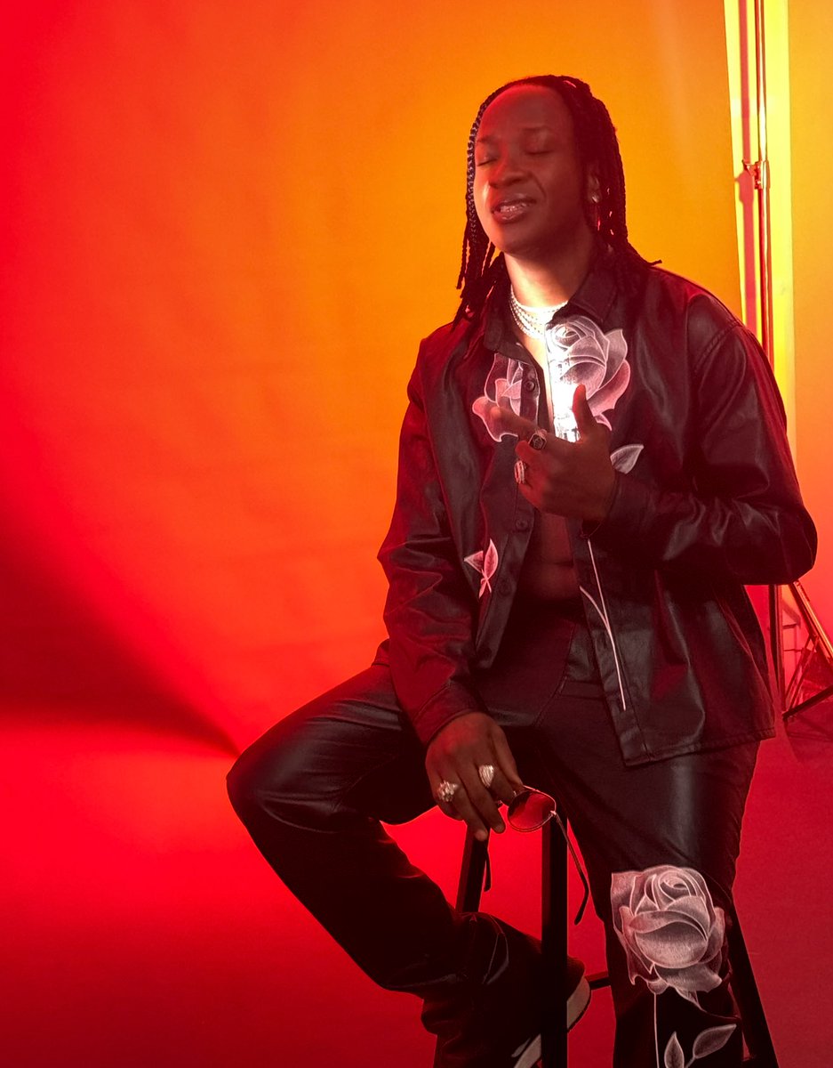 TODAY’S QUOTE

*Start this first day of the week with new energy and meditation practice so that there is a positive change in your life*.

“*There is only one thing that makes a dream impossible to achieve: the fear of failure* .” 

     . PARAMANCHI CARES 🧡💡