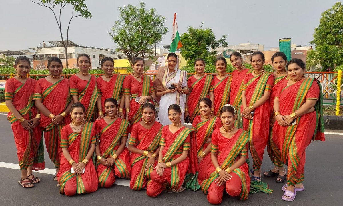 posolanki's tweet image. અપાર ઉત્સાહ અને ઉમંગ... 

વિશ્વના સૌથી લોકપ્રિય નેતા અને દેશના યશસ્વી પ્રધાનમંત્રી @narendramodi જીને આવકારવા તૈયાર છે વડોદરા...
 
#PMinVadodara