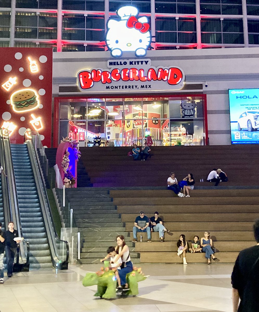 ハローキティ バーガーランド。 まったく興味がないが、メキシコにある