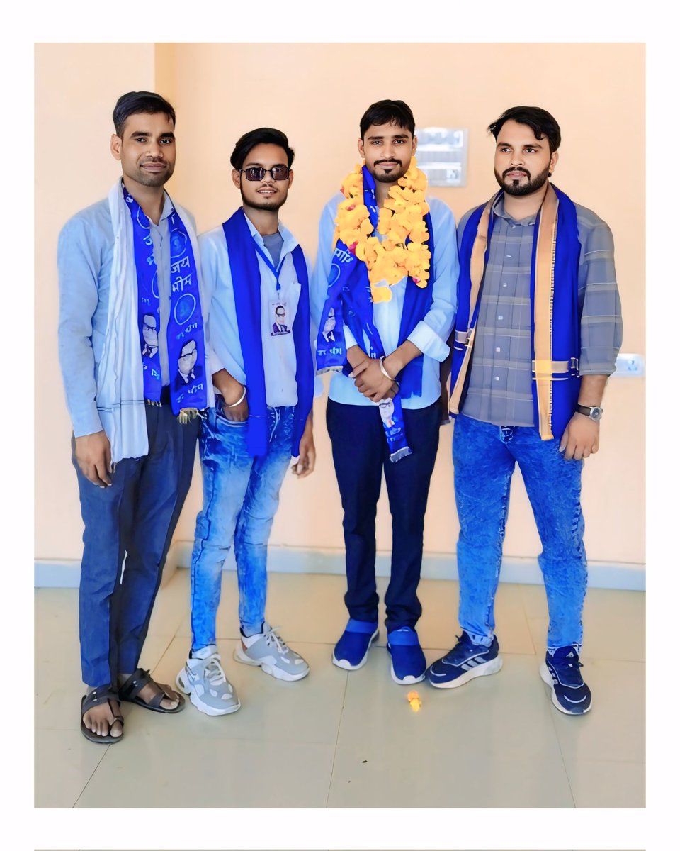 ashishregar10's tweet photo. छीपाबड़ौद क्षेत्र में अपनी मजबूत पकड़ रखने वाले , युवा दिलों की धड़कन , दबंग लीडर बड़े भाई @Surendrabhaya जी को आजाद समाज पार्टी बारां के जिला अध्यक्ष पद पर नियुक्त होने पर बहुत बहुत बधाई एवं मंगलकामनाएं 💙🙌 @BhimArmyChief
@AmarHarsolia 
@krishRj17
@AzadSamajParty https://t.co/L2Jqd5UT1D