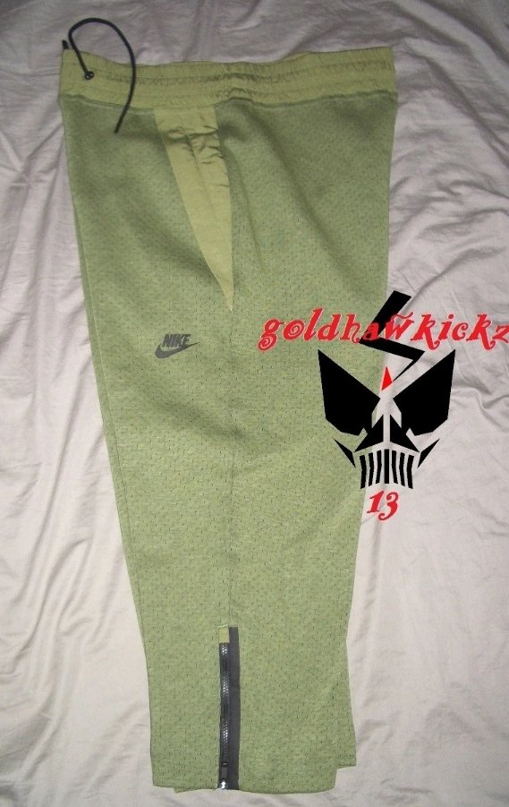 goldhawkickz13's tweet image. #Nike #Sportswear #TechFleece Sneaker Trousers Pants Shorts 831711 387 NSW  olive