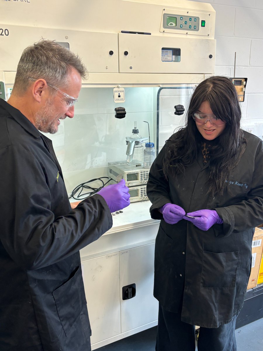 Managing Director &amp; CEO Mike Bell caught up with the UK team last week at our R&amp;D facility. The visit included a hands-on look at progress in the HypStore project, and reviewed promising work on metal-oxide decorated graphene.