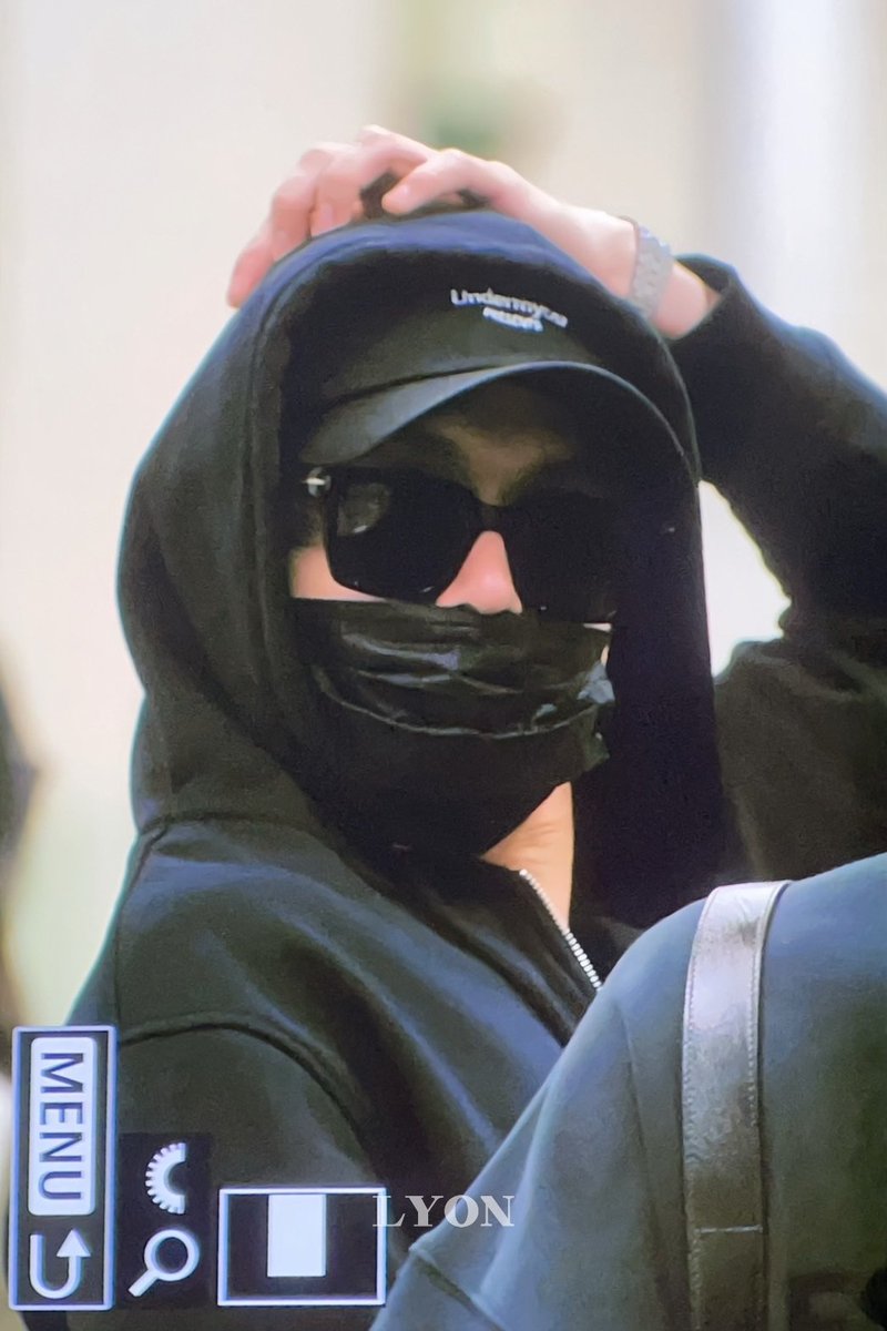 250526
#김지웅 #KIMJIWOONG #キムジウン
#ZEROBASEONE #ZB1 #제로베이스원