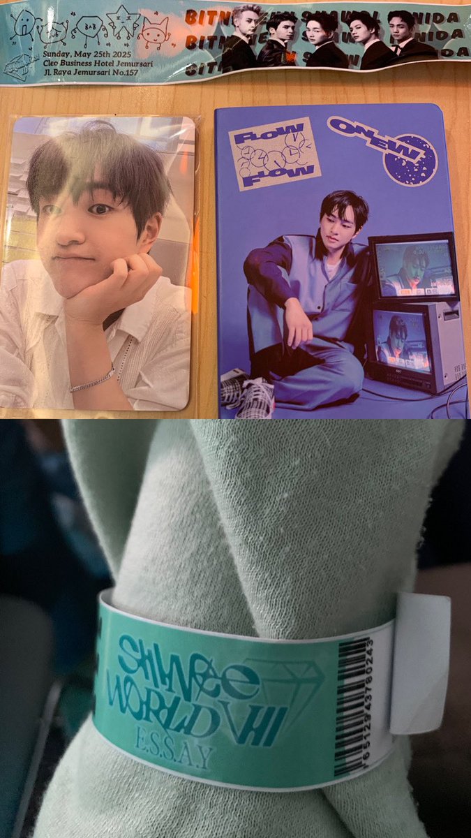 trims tim <a href="/Shawol031ID/">shawol031id</a> atas hadiahnya 🥹 pertama kali ngikutin nobar luar kota sampai ngeprint undangan 🙃 ketemu sesama shawol saja sudah senang banget apalagi dapat album dan pc onew oppa 🥲