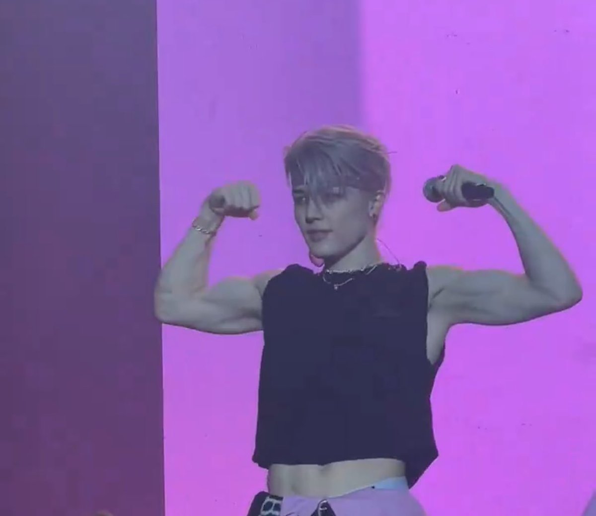 purplejjk14's tweet image. MAKI WHAT