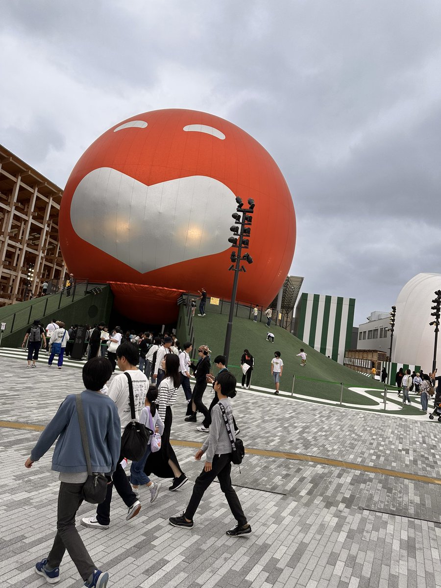 2日連続の万博😙

#大阪府知事、#大阪市長、#杉本彩 さんがいました☺️
平日も相変わらず人は多いですが遠足、修学旅行が多いせいかレストラン、フードコートはガラガラでした😊

昨日よりゆったりしてます😍

#大阪万博
#夢洲
#クウェート飯