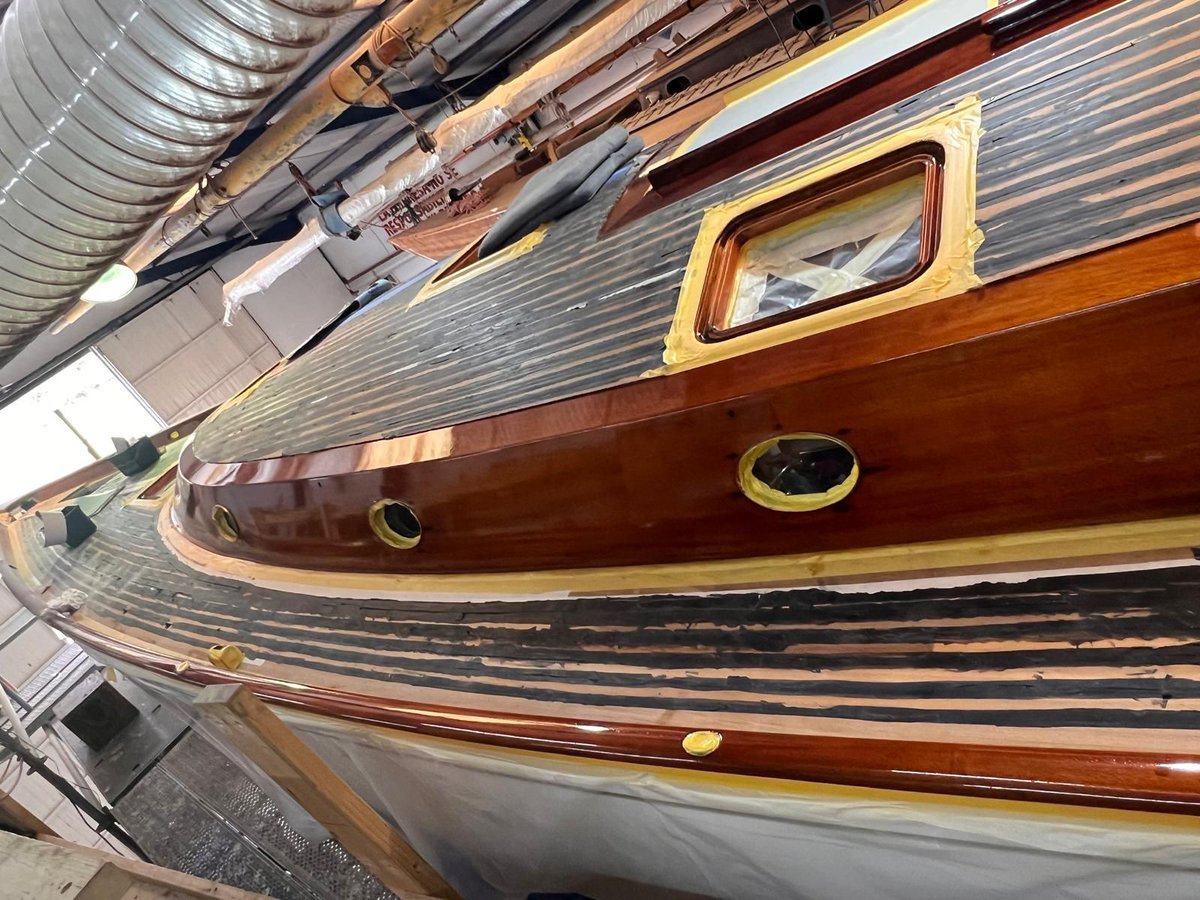AbsolutBoatCare's tweet image. We have been lucky enough to work with Spirit Yachts built S/Y Happy Forever since she was brand new, and it is our pleasure to continue keeping this beautiful wooden sailing yacht looking her very best.

#happyforever #spirityachts #yachtvarnish #varnish
