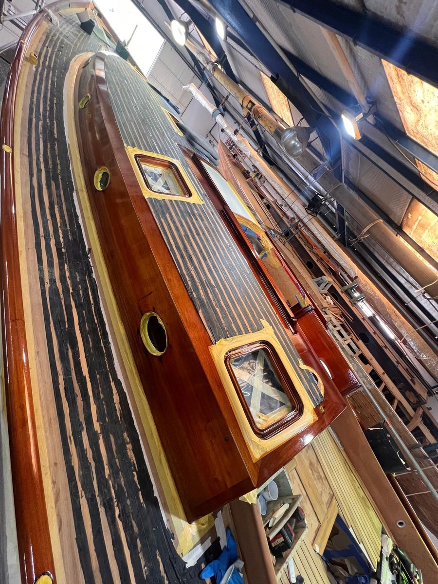 AbsolutBoatCare's tweet image. We have been lucky enough to work with Spirit Yachts built S/Y Happy Forever since she was brand new, and it is our pleasure to continue keeping this beautiful wooden sailing yacht looking her very best.

#happyforever #spirityachts #yachtvarnish #varnish
