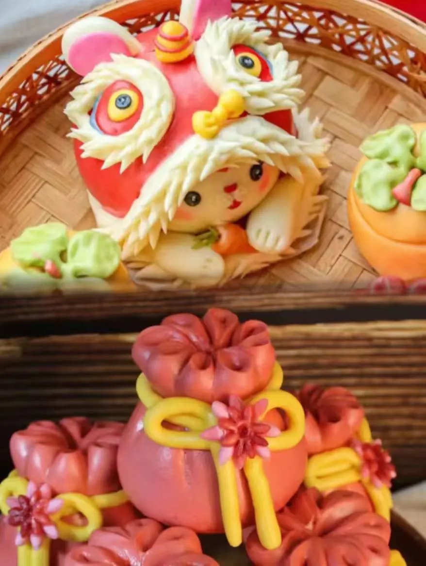 YananCHN's tweet image. Meet the edible #art of #Yanan – Huangling #dough flowers! 

Made with flour, water, and yeast, these handmade creations from Huangling county wow with their delicate designs and have been listed as a provincial intangible cultural heritage since 2008! #TastyYanan #YananHeritage