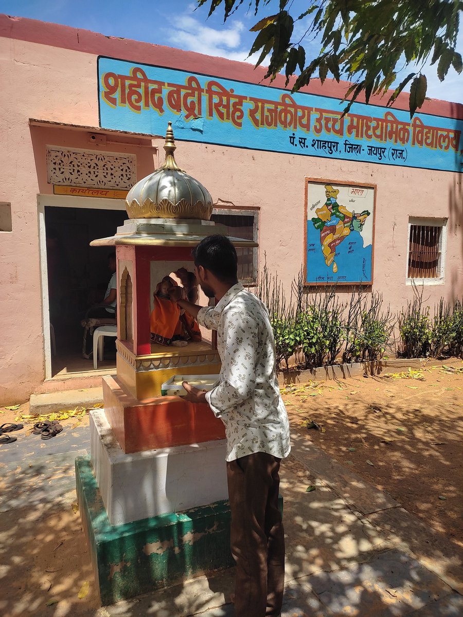 Rao_sahab_D_S7's tweet image. #2yr completed,,, 🤞🤷‍♂️
Thank you everyone,,,, ❤🙏
#SchoolLife #Teachers #Computer #schooldays