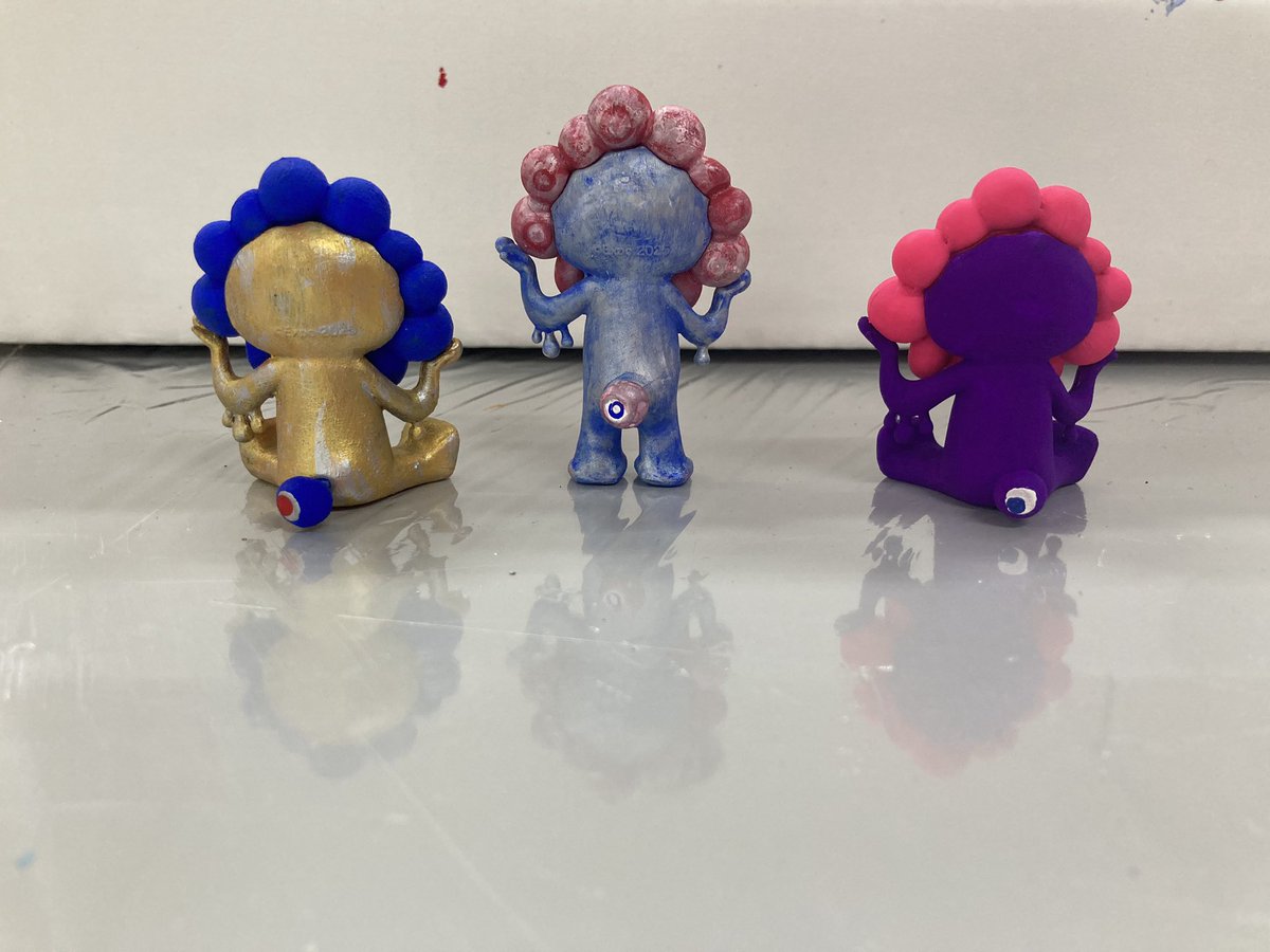 万博の前に、門真の海洋堂ホビーランドのミャクミャク塗装ワーク